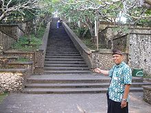 ウルワトゥ寺院内