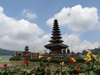 ダナウブラタン寺院